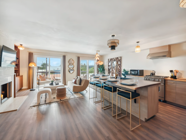 Luxury Coastal Retreat in La Jolla - Designer Furnishing & Private